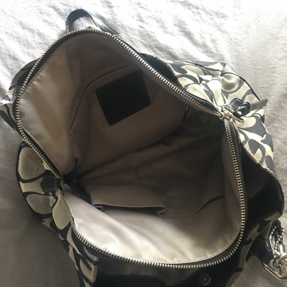 Coach Purse W/ Pockets - Picture 7 of 8